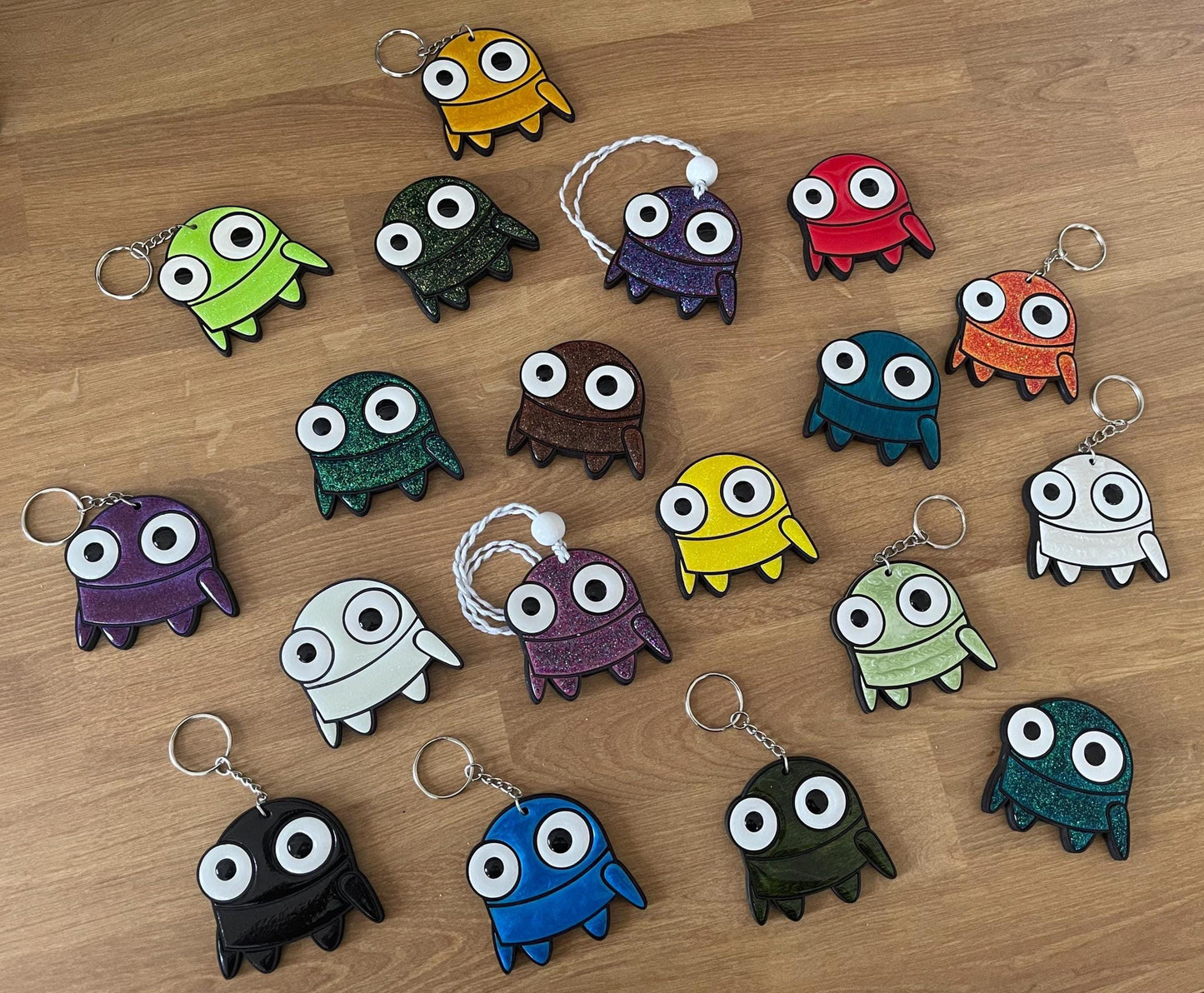 R.E.P.O. Robot Wood/Resin Keychains | Laser Cut Chaos with Resin Shine | Too Cute to Malfunction
