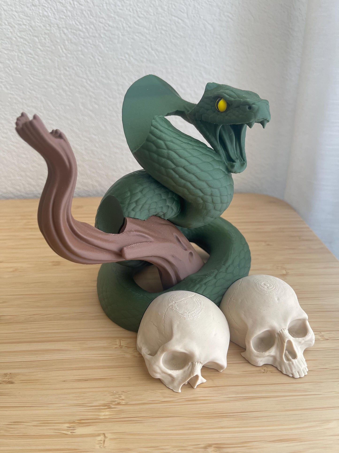 PS5 Controller Snake Skull Stand | PlayStation 5 Remote Holder | Gothic Gaming Display Stand | Gamer Desk Decor