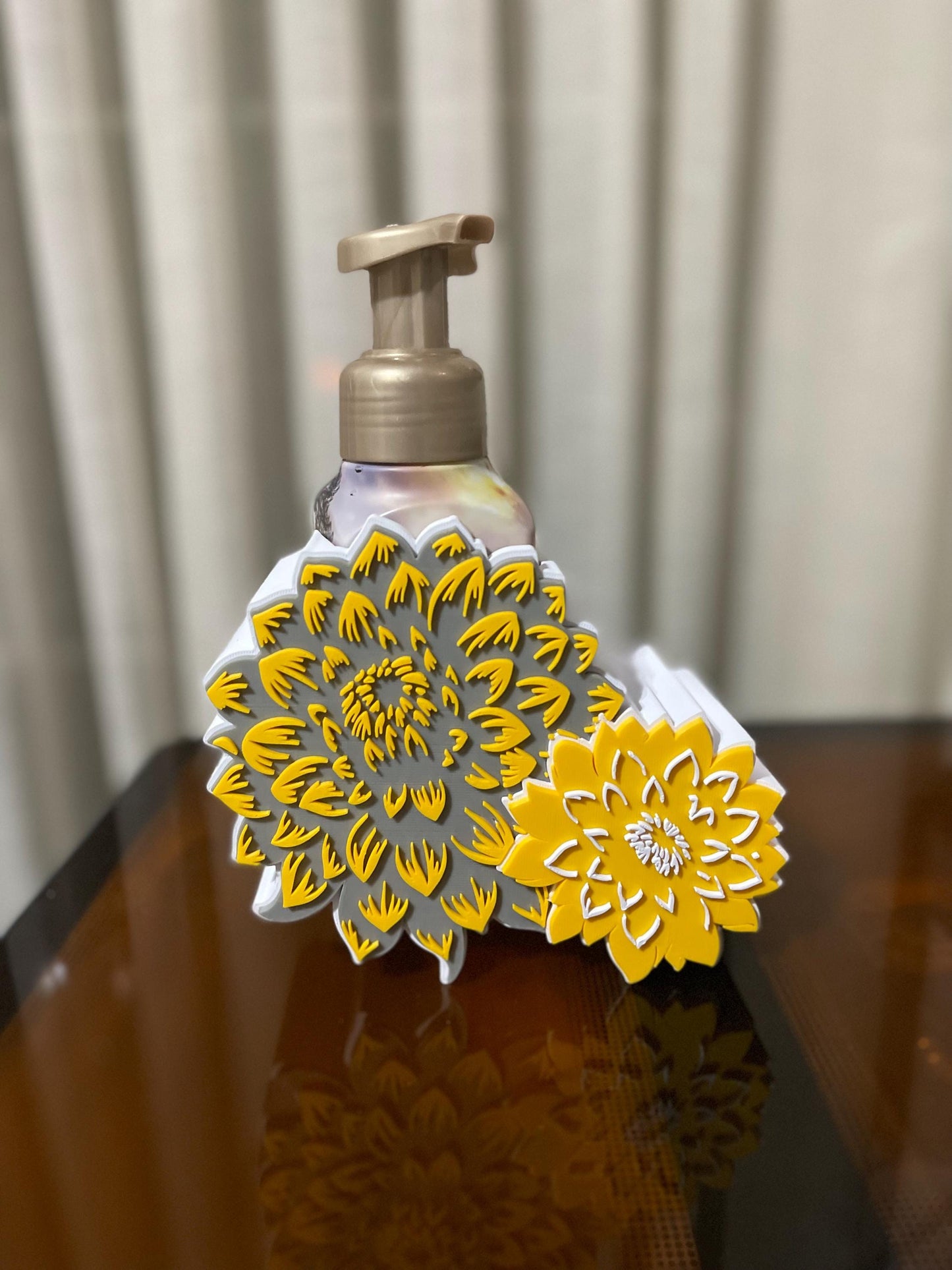Dahlia Bath & Body Works Foaming Soap Holder