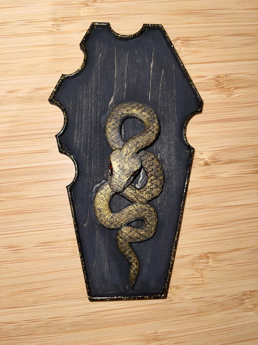 Coffin Nailfie Disk with Snake | Gothic Nail Selfie Prop | Coffin-Shaped Nailfie Board | Dark Aesthetic Nail Photography Accessory