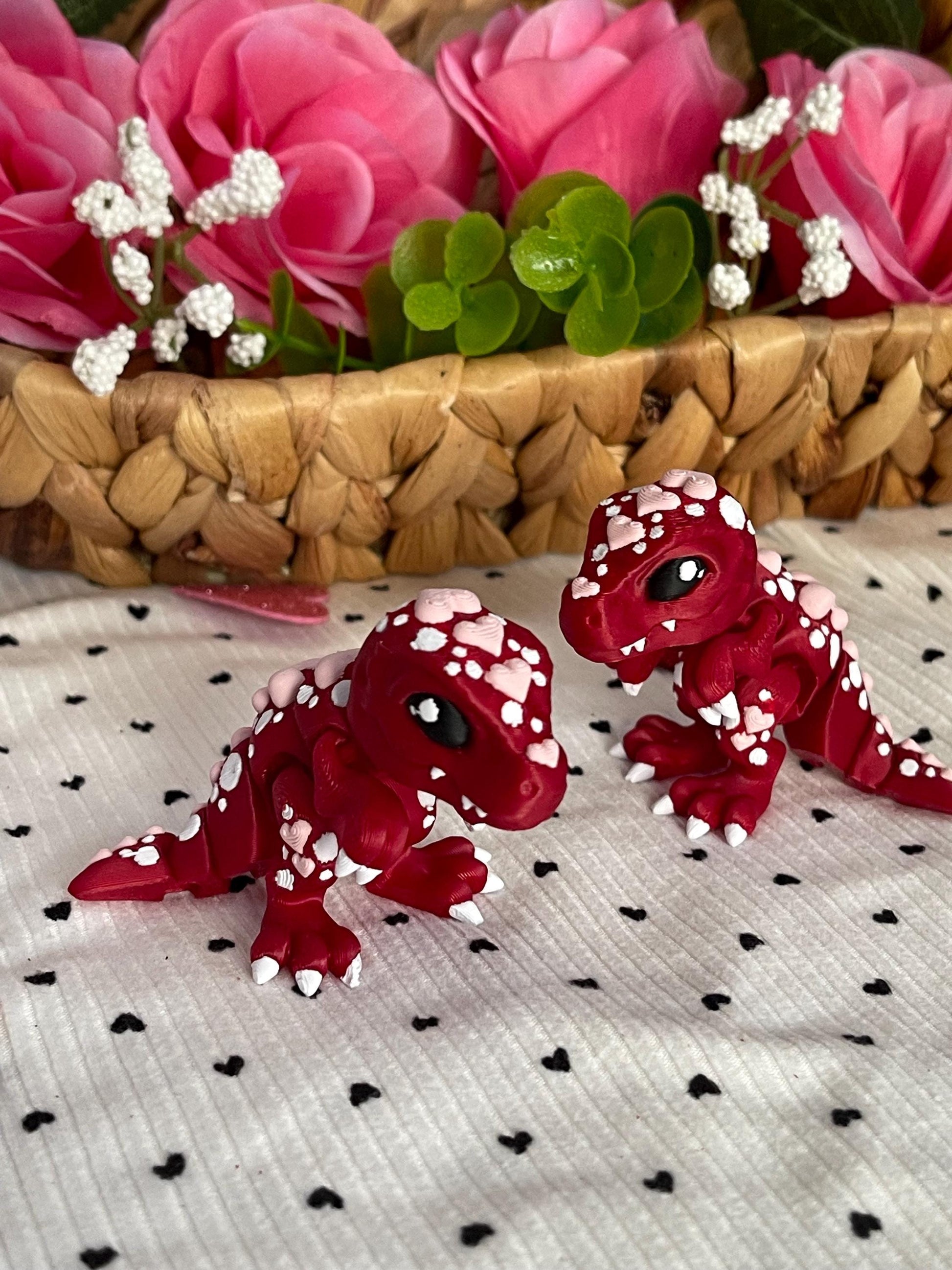 Heart T-Rex Flexi Fidget Toy 3D Printed Articulated Dinosaur Cute Sensory Desk Toy