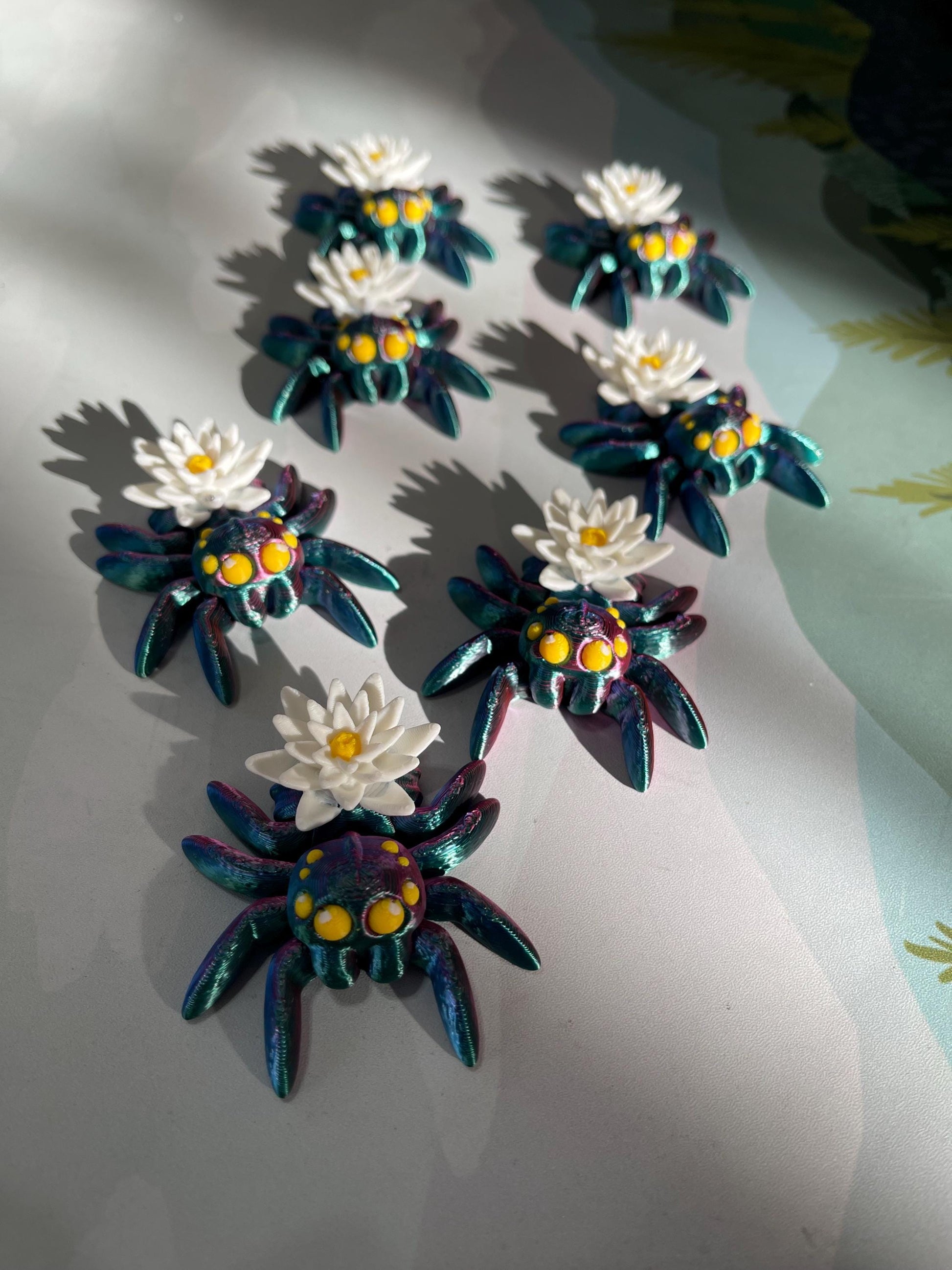 Lily Flower Spider Fidget , Cute Articulated Spider, 3D Printed Desk Buddy, Fantasy Spider Toy, Sensory Fidget, Goth Cute Gift, Spring Decor