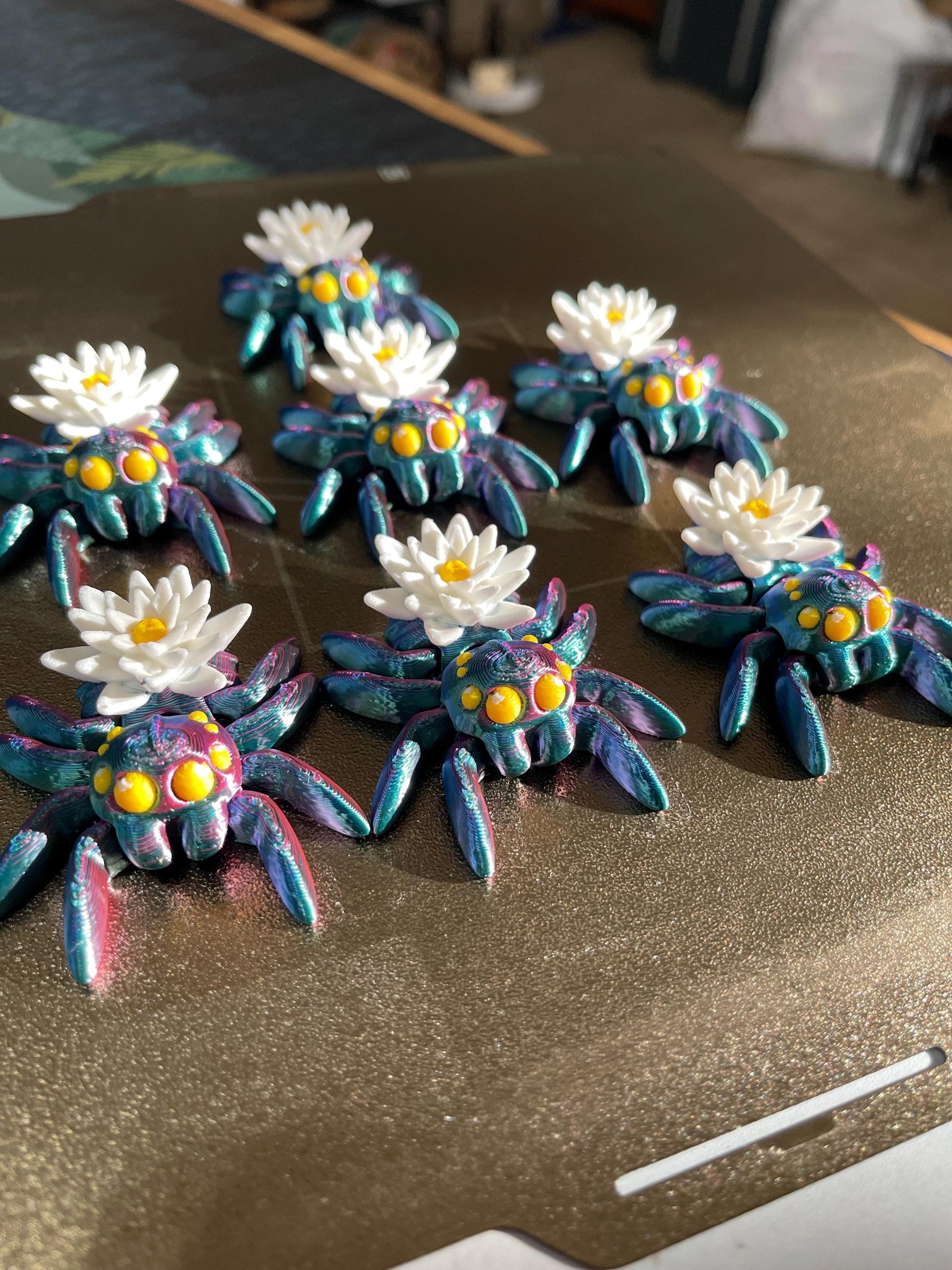 Lily Flower Spider Fidget , Cute Articulated Spider, 3D Printed Desk Buddy, Fantasy Spider Toy, Sensory Fidget, Goth Cute Gift, Spring Decor