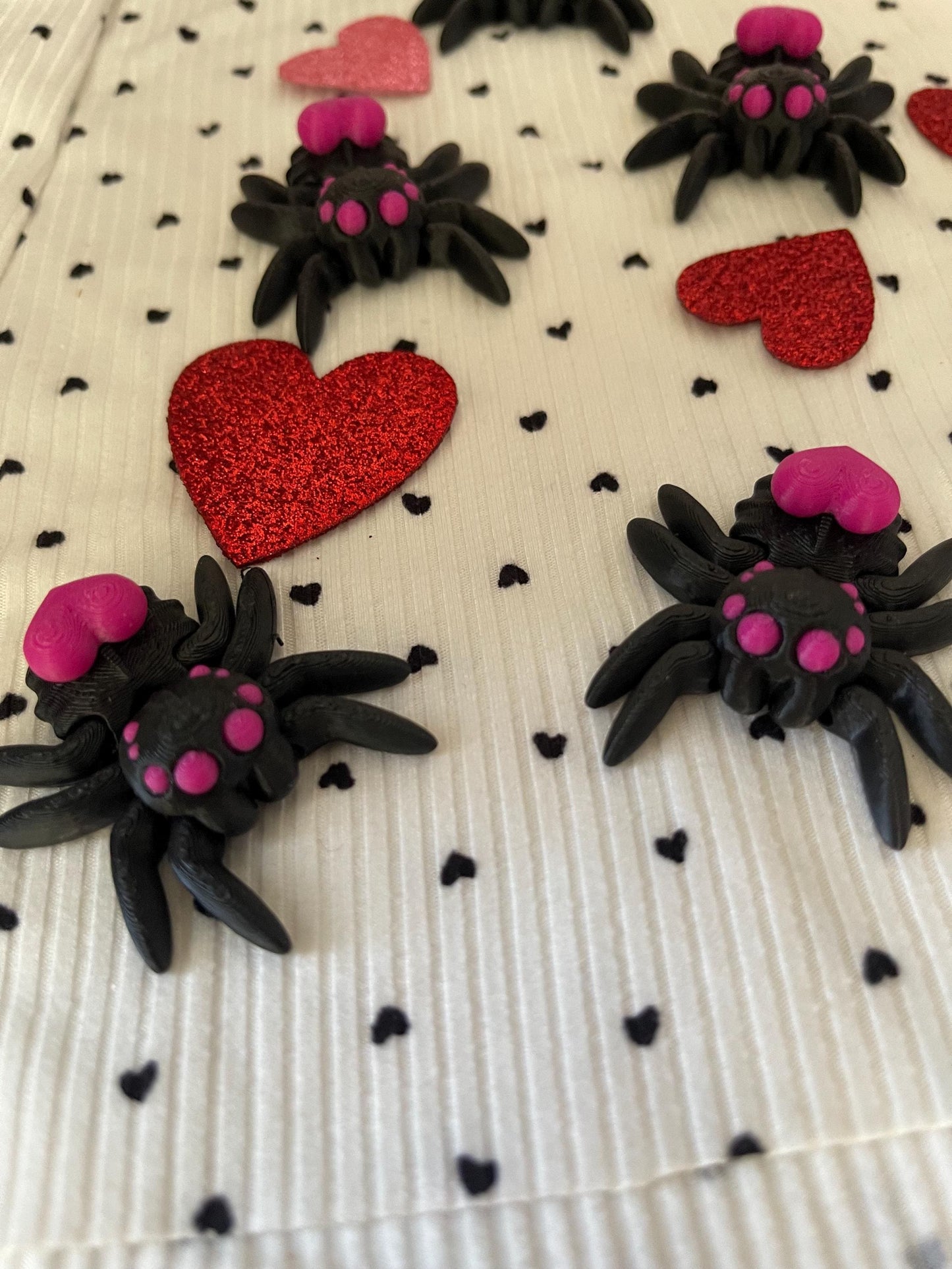 Heart Butt Spider Fidget, Cute Articulated Spider, 3D Printed Desk Buddy, Kawaii Goth Spider, Valentine Spider Gift, Sensory Fidget Toy