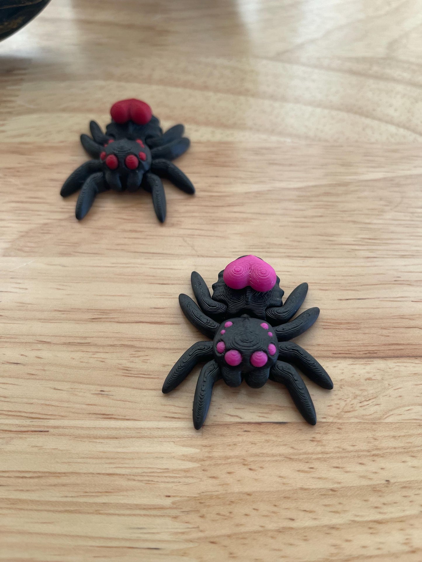 Heart Butt Spider Fidget, Cute Articulated Spider, 3D Printed Desk Buddy, Kawaii Goth Spider, Valentine Spider Gift, Sensory Fidget Toy