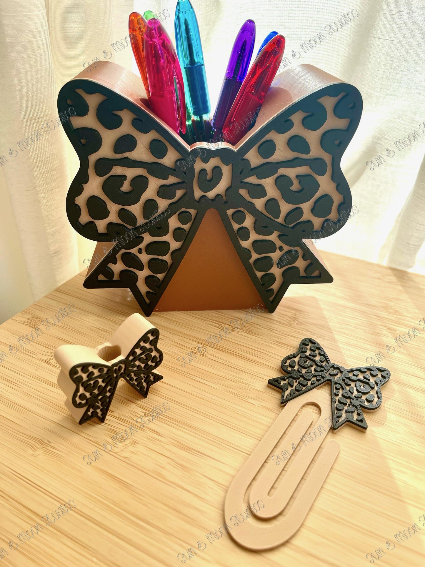 Leopard Bow Pen Holder – Cheetah Print Desk Organizer – Make up Brush Holder – Glam Pencil Cup – 3D Printed Desk Accessory