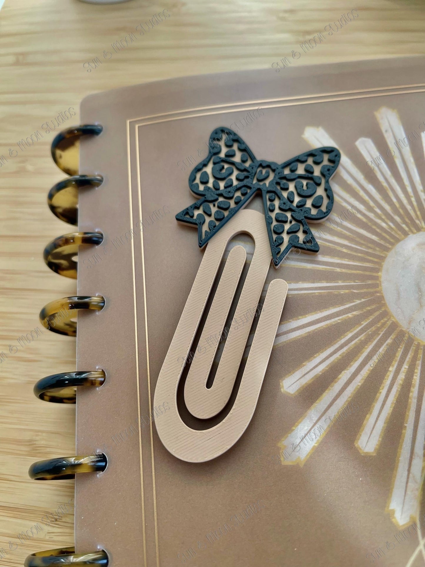 Leopard Bow Pen Holder – Cheetah Print Desk Organizer – Make up Brush Holder – Glam Pencil Cup – 3D Printed Desk Accessory