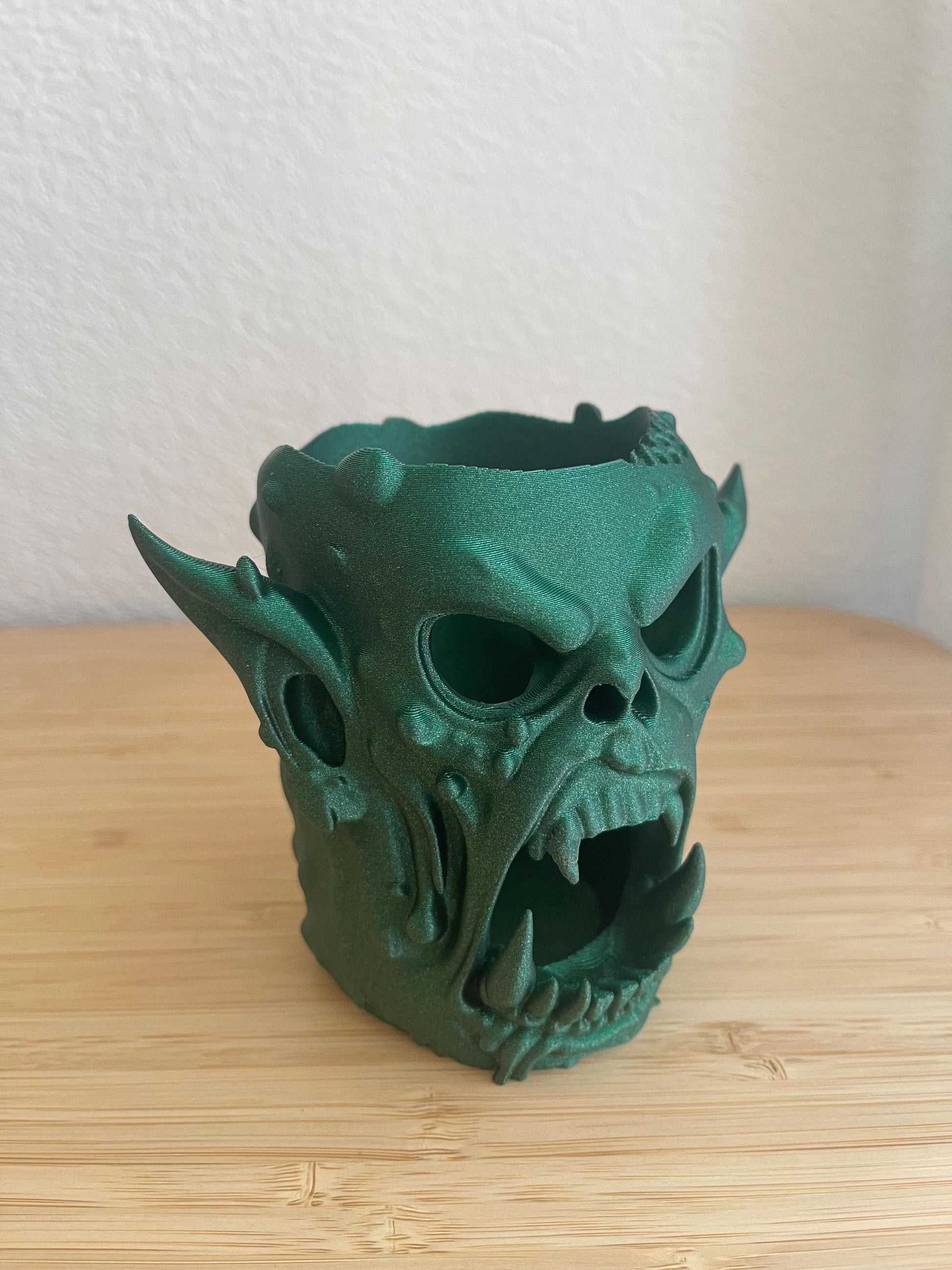 Gothic Skull Can Holder, Horror Drink Sleeve, 12oz Soda Can Holder, Spooky Desk Decor