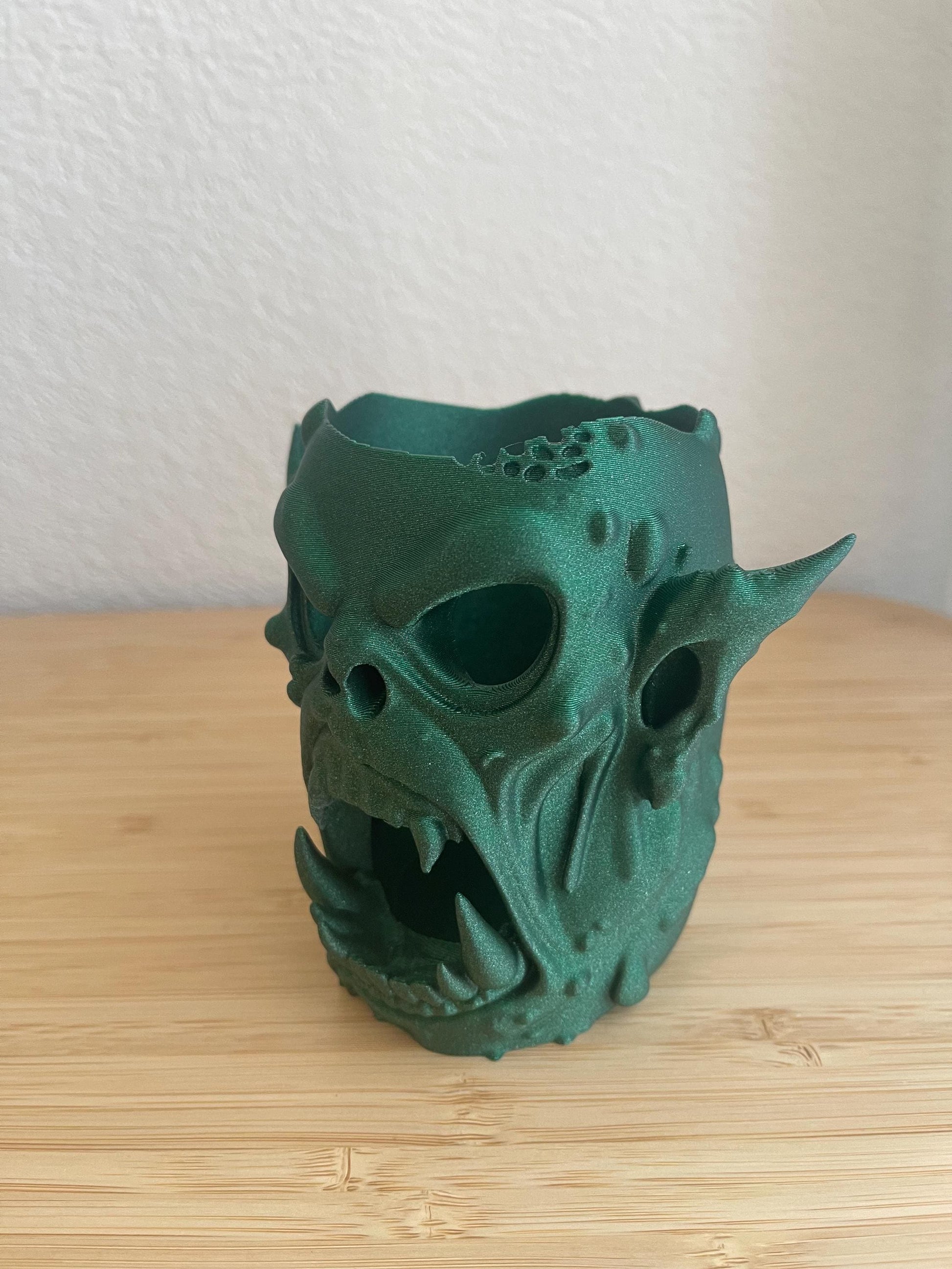 Gothic Skull Can Holder, Horror Drink Sleeve, 12oz Soda Can Holder, Spooky Desk Decor