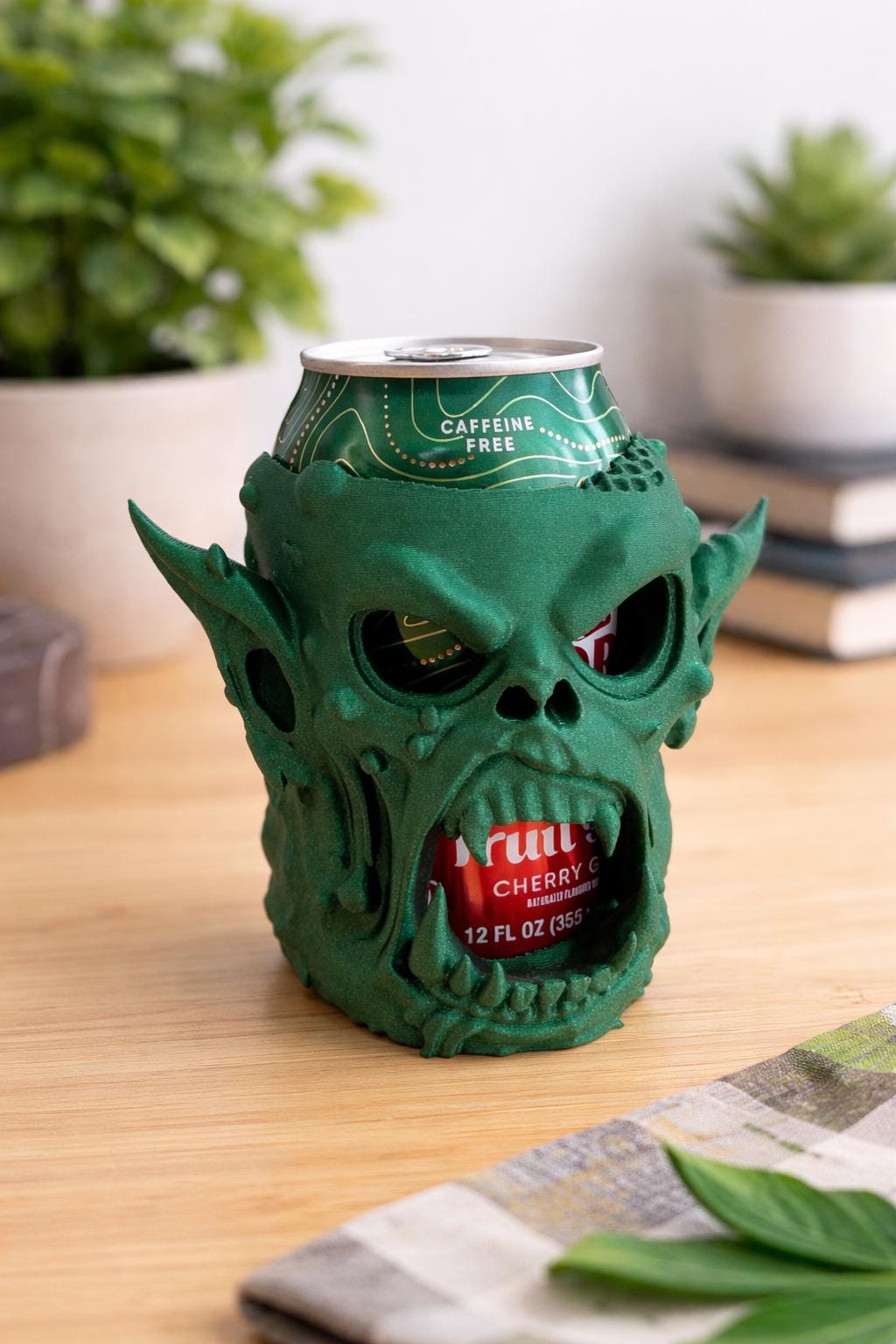 Gothic Skull Can Holder, Horror Drink Sleeve, 12oz Soda Can Holder, Spooky Desk Decor