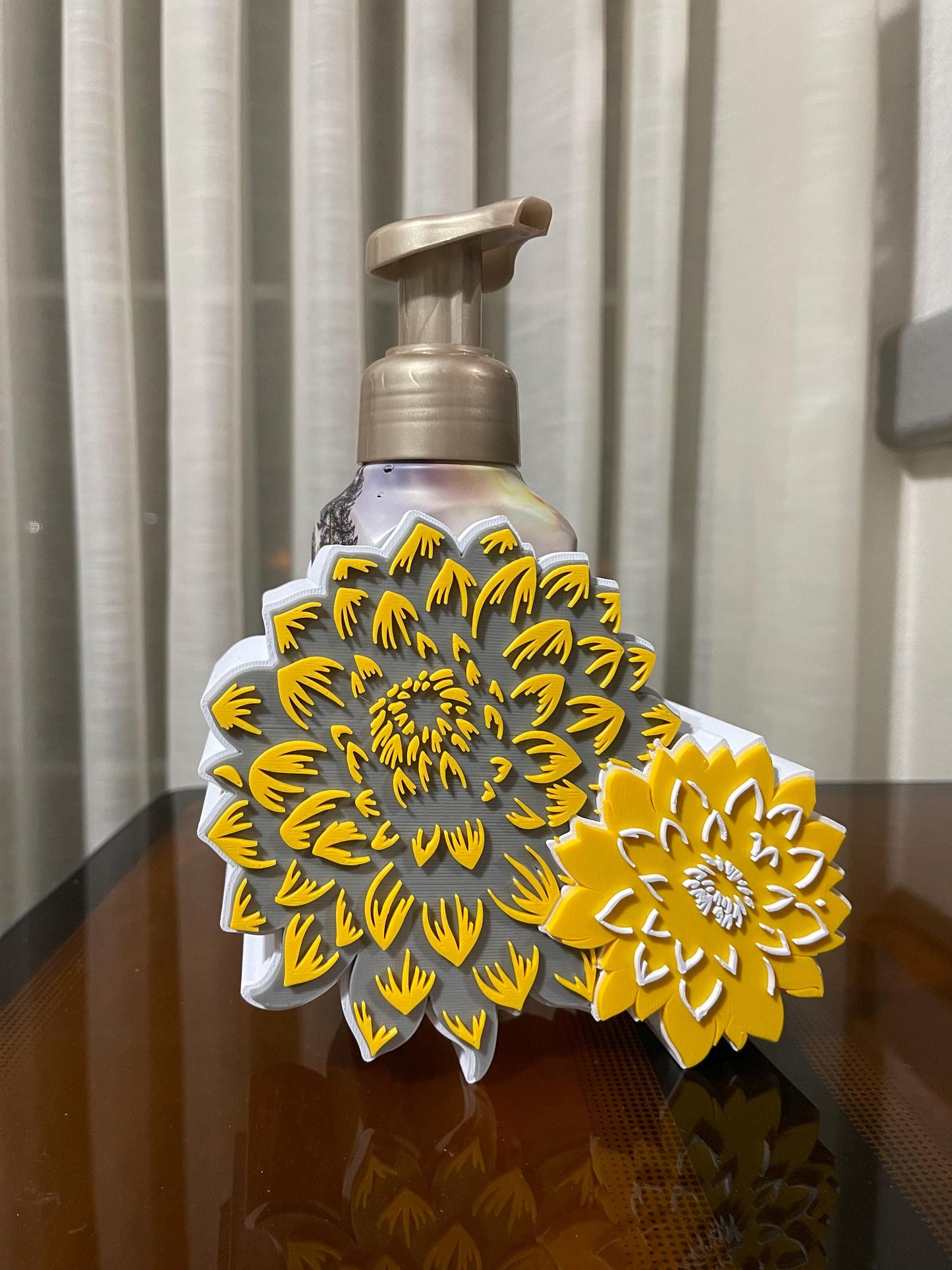 Dahlia Bath & Body Works Foaming Soap Holder