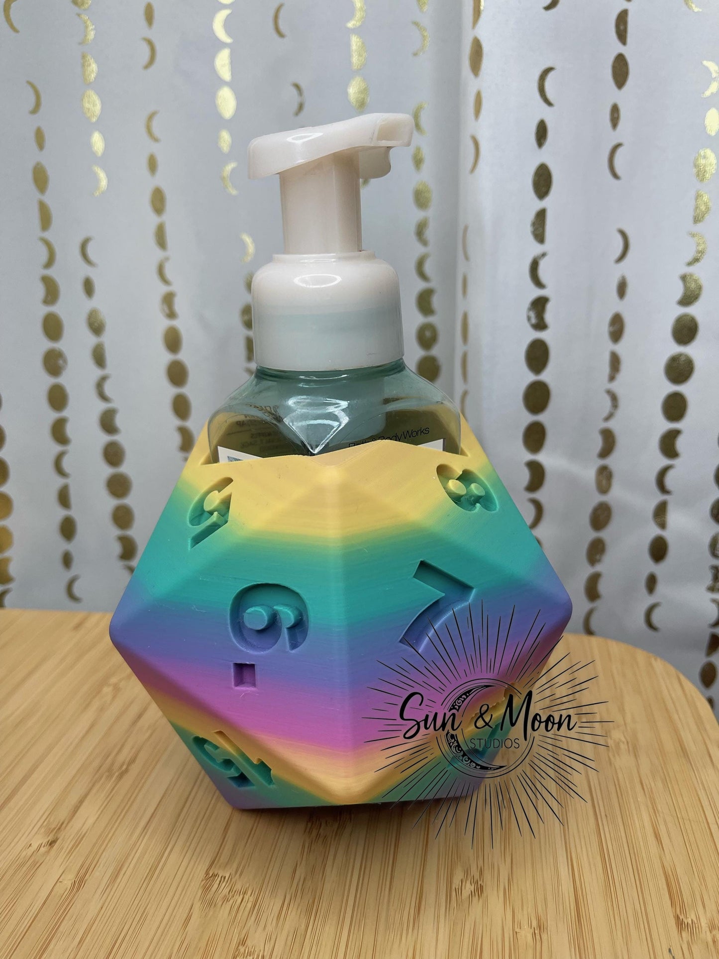 D20 Dice Foaming Soap Holder, RPG Gamer Bathroom Kitchen Decor (Fits Bath & Body Works)