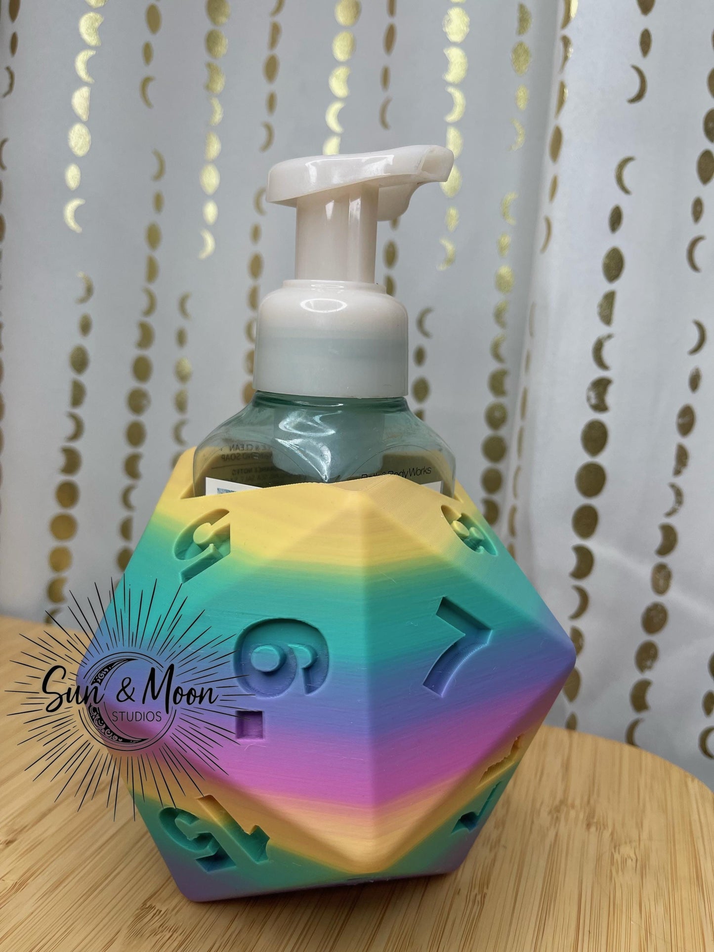 D20 Dice Foaming Soap Holder, RPG Gamer Bathroom Kitchen Decor (Fits Bath & Body Works)
