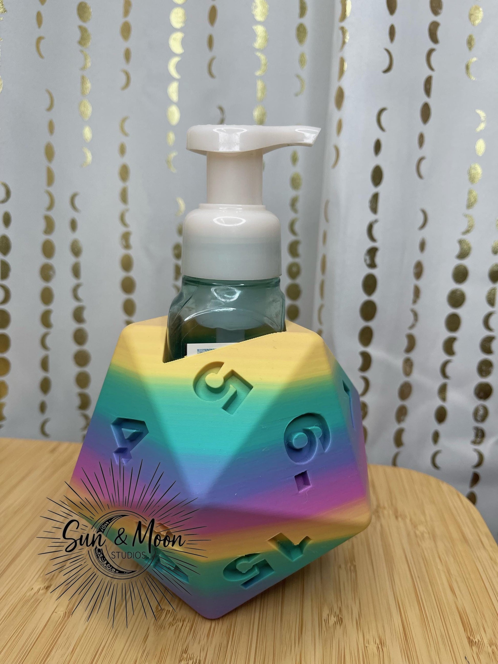 D20 Dice Foaming Soap Holder, RPG Gamer Bathroom Kitchen Decor (Fits Bath & Body Works)
